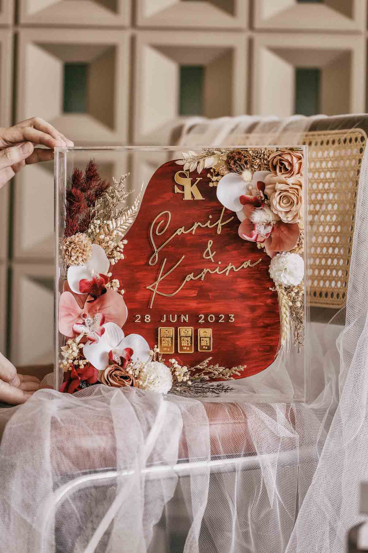 Frame Mas Kahwin Classic Ruby Red Gold 3D frame