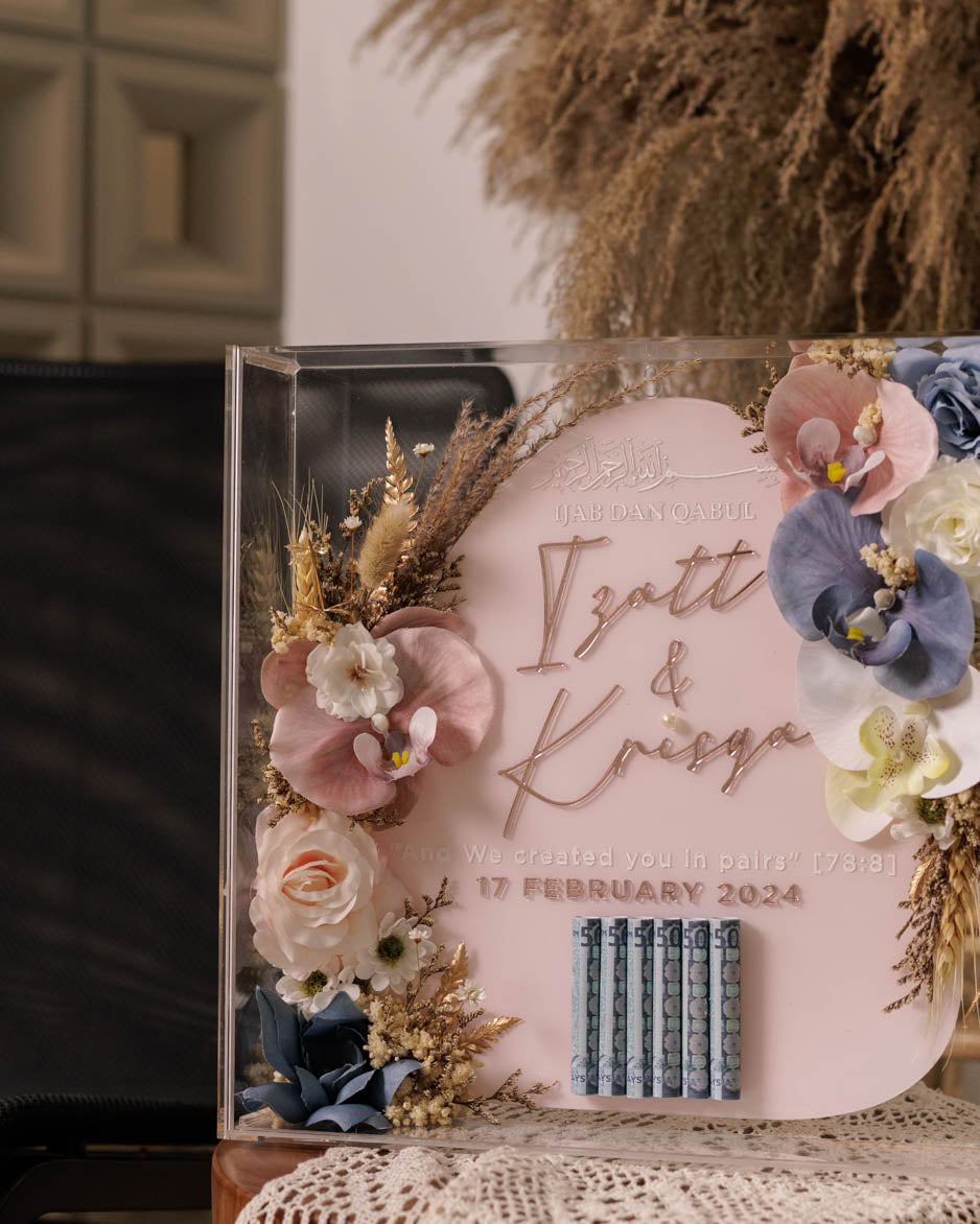 Graceful pink Mas Kahwin