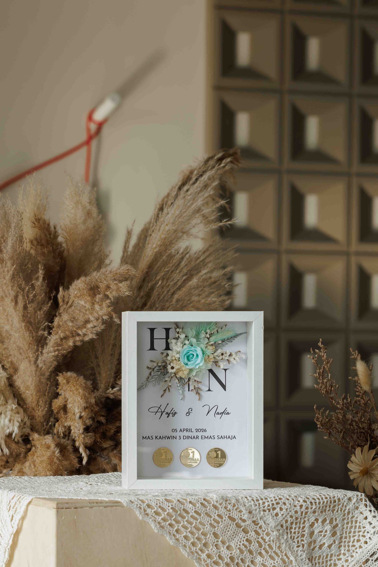 Seri Anggun Mewah Dinar Photo Frame